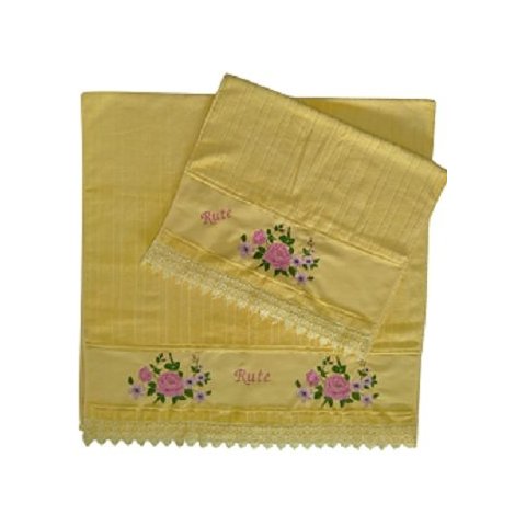 Jogo de Toalhas de Banho e Rosto bordadas. Estampa: Rosas e Botões. Cor: Amarelo. Dohler Artesanalle