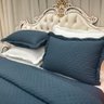 Kit Cobre Leito Colcha Perone Queen Dupla Face Toque de Pluma Micro Percal 300 Fios 3 Peças - Azul M - 3