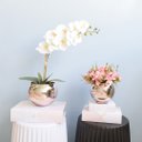 Ver imagem 3 de Arranjo de Orquídea Artificial Branca 3D no Vaso de Vidro Rose Gold Médio