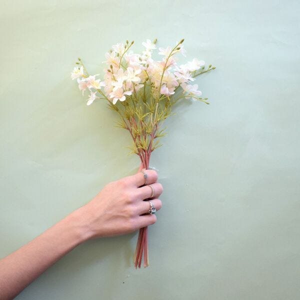 Flores artificiais Buquê Flor-do-Campo Artificial Branco e Rosa|Linha  permanente Formosinha | MadeiraMadeira