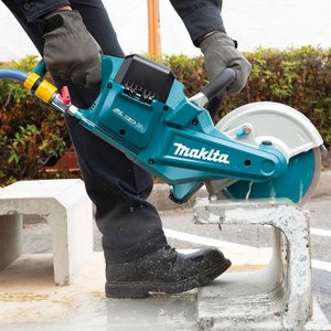 Cortadora 230mm sem Fio 36v 2 Baterias Carregador Iluminação Cortes de 88mm Dce090pt2 127v Makita