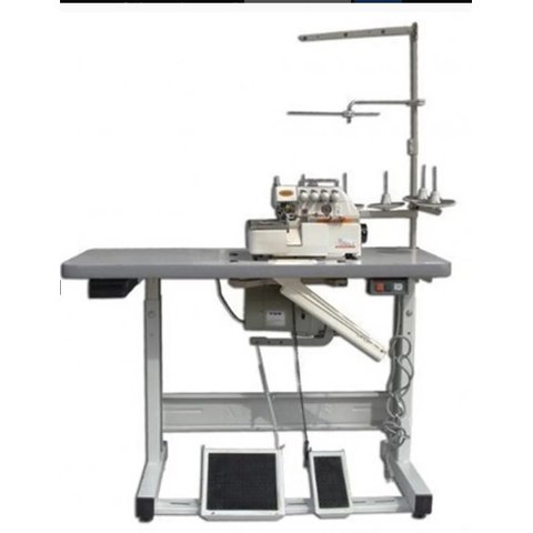 Máquina de Costura Industrial Interloc Yamata-montada