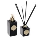 Ver imagem 1 de Kit Lavabo 2 Produtos Vidros Pretos Enfeites Dourados - Fragrância: Alecrim Le Lis