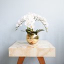 Ver imagem 2 de Arranjo de Flores Artificiais Orquídeas Silicone Brancas no Vaso Dourado