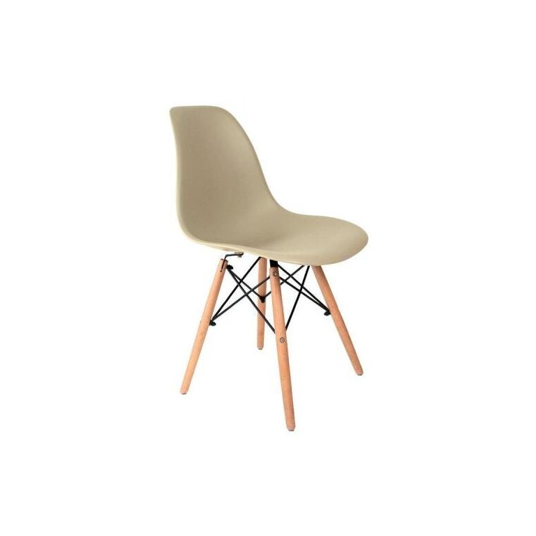 Cadeira Eames em Madeira e Pp Fendi