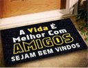 Ver imagem 1 de Tapete Capacho Divertido Amigos Bem Vindo 60x40 Entrada Casa
