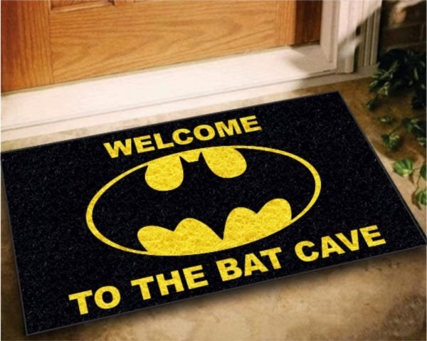 Tapete Capacho Batman 60x40 - Preto Batman: Batcave