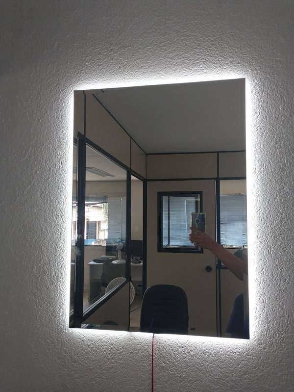 Espelho lapidado bisotê iluminado com LED Frio - 50x60cm - 6