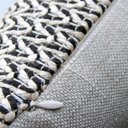 Ver imagem 3 de Capa de almofada VivaIN rineira bordado onda dourada e preto verso linho fendi