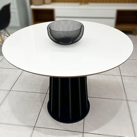 Mesa de Jantar 4 Lugares Redonda Mdf Base Ripada