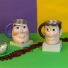Kit Toy Story: Canecas Buzz Lightyear e Xerife Woody Pride - 1