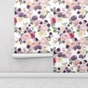 Ver imagem 2 de Papel de parede floral com fundo branco e flores em tons de rosa e roxo Para Quartos e Sala