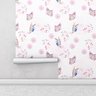 Papel de Parede com Borboletas e Flores, em Tons de Roxo e Branco Ideal para Quarto Infantil - 2