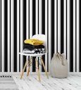 Ver imagem 3 de Papel de parede listrado em tons preto e branco Para Sala e Quarto