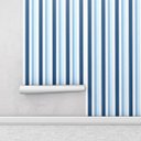 Ver imagem 1 de Papel de parede listrado em tons de azul, azul claro e branco Para Sala e Quarto