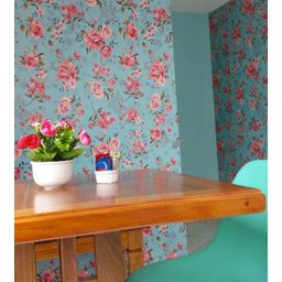 Papel de parede romântico rosa e fundo em verde  - 1