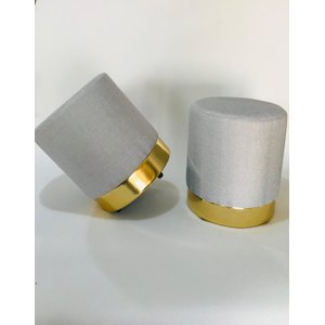 Kit 2 Puff Tecido Linho Cinza com Rodapé Dourado