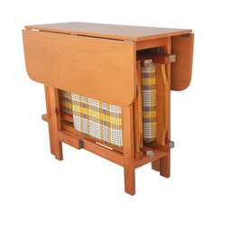 Conjunto Prático Mesa e 4 Cadeiras Dobrável Mel, Estofado Bar-cozinha-lazer-varanda ( Quadrado Oval - 1