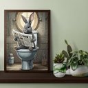 Ver imagem 1 de Quadro Coelho no Banheiro Lendo Jornal 45x34cm:moldura Branca