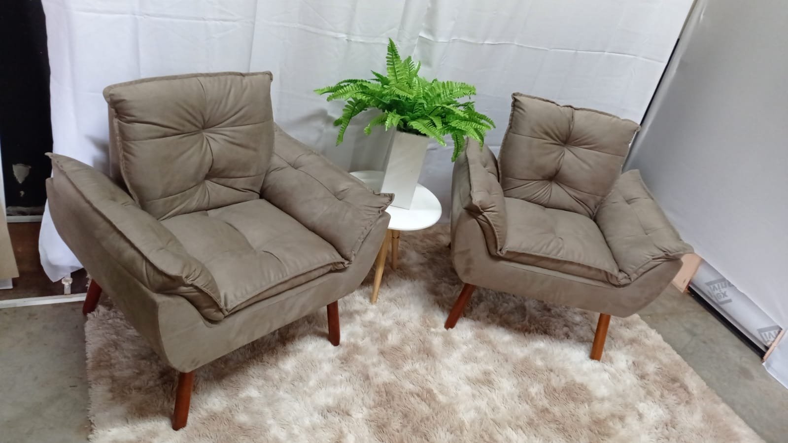 Kit com 03 Poltronas Opala Suede Cappuccino -MODENA DECOR