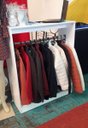 Ver imagem 3 de Balcão Cabideiro Arara Pendurar Roupas Loja Closed Carol
