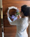 Ver imagem 4 de Enfeite de Porta de Entrada Guirlanda de Flores Lilás 40cm
