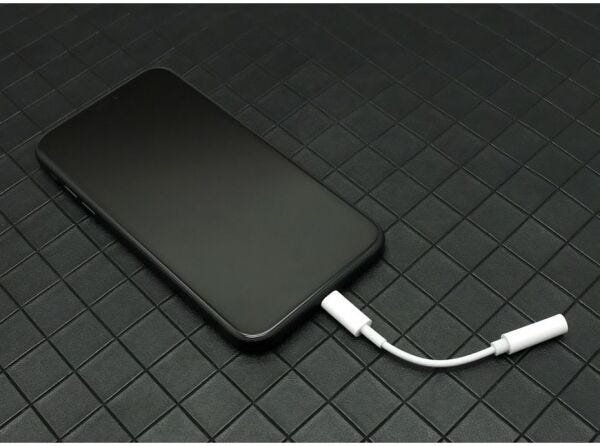 Adaptador para Fone de Ouvido iPhone e iPad - 3
