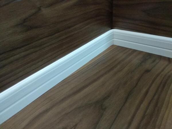 Rodape Flexível Eva 6cm x 1cm Autocolante- Rolo 20M | MadeiraMadeira