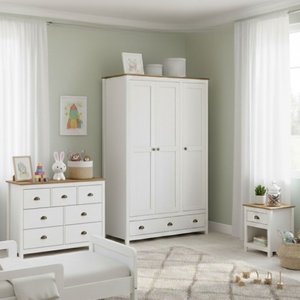 Conjunto Infantil Guarda-roupa 3 Portas + Cômoda 7 Gavetas + Mesa de Cabeceira –100% Madeira Maciça