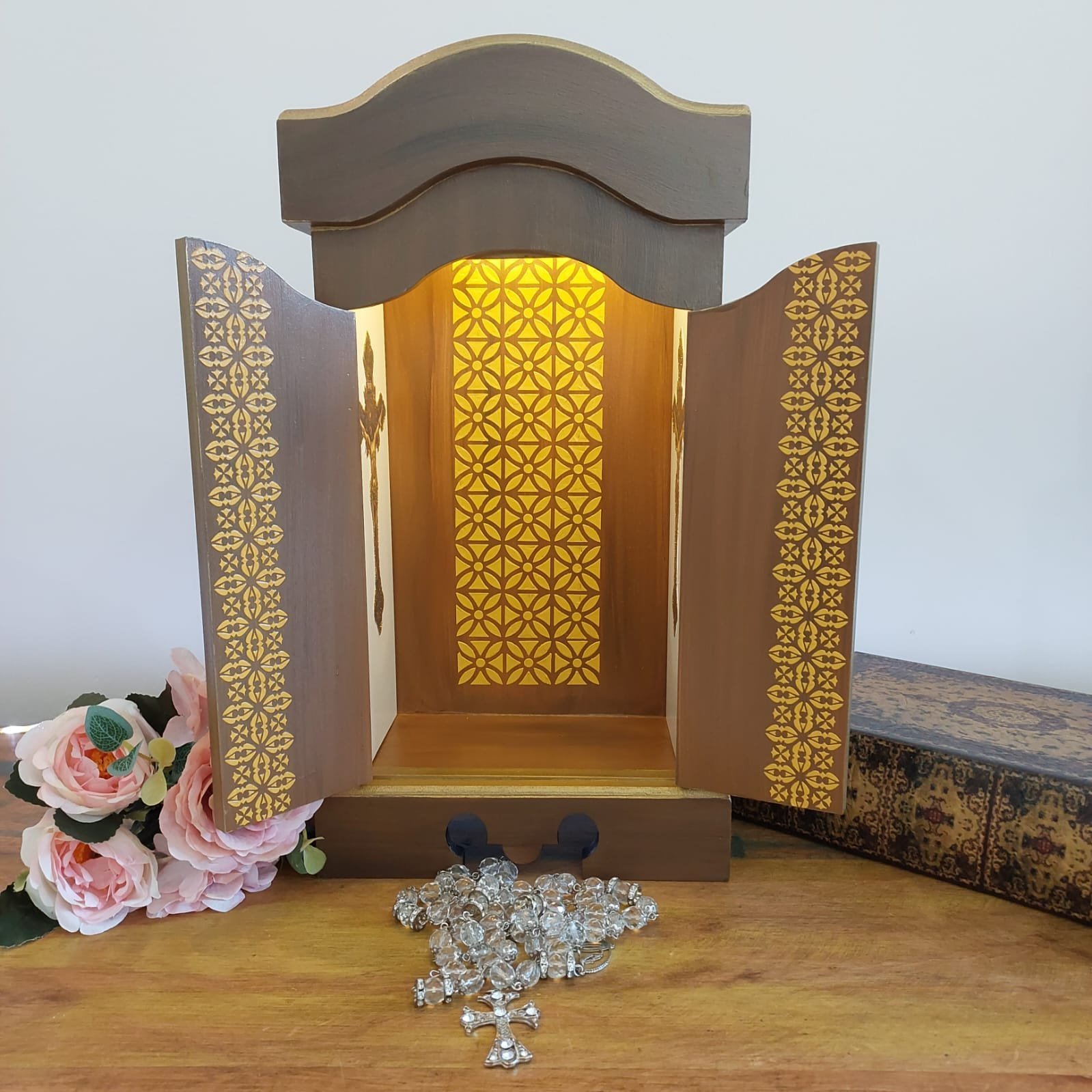 Oratório Capela com Porta e Vidro Laqueado Branco para Imagens de até 22 Cm com Iluminação - Marrom - 4