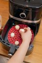 Ver imagem 4 de Forro de Silicone Redondo para Airfryer 22cm Mor