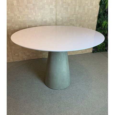 Mesa de Jantar Cone Cimento Queimado 70cm Tampo Laqueado - Branco