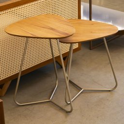 Conjunto de Mesinhas Laterais Orgânica Industrial Moderno para Sala - Madeira Maciça Base Champanhe - 2