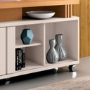 Ver imagem 4 de Rack Bancada Sala Estar Tv até 50 Polegadas Porta Ripada 1 Prateleira e 5 Rodízios Briz 1.3 Hb Móvei