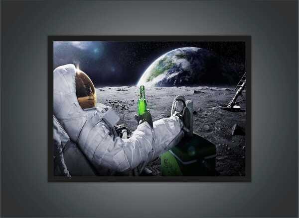 Quadro Decorativo Astronauta Com Cerveja Lua Salas Quartos Decorações Com Moldura G02 - 4