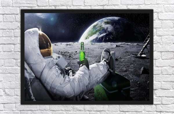 Quadro Decorativo Astronauta Com Cerveja Lua Salas Quartos Decorações Com Moldura G02 - 3