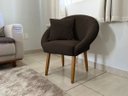 Ver imagem 4 de Cadeira Poltrona Reforçada para Sala de Estar Confortável Estilo Moderna Tecido Veludo Moblan Decor: