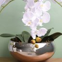 Ver imagem 3 de Arranjo com Três Hastes de Orquídeas Brancas no Vaso Prateado | Linha permanente Formosinha