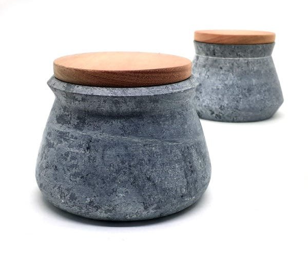 Potes para especiarias em pedra sabão e madeira - 2