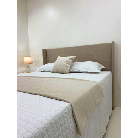Cabeceira Queen Modelo Liz Modelo até o Chão 160x120cm na Cor Bege no Tecido em Linho