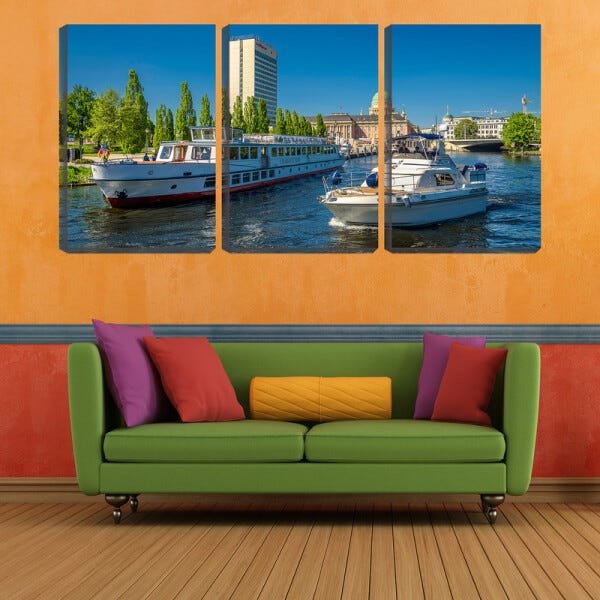 Quadro Decorativo 45x96 barcos no rio na cidade - 1