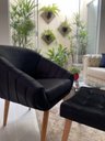 Ver imagem 3 de Kit Duas Poltronas Giovana em Sued Premium:preto Pés Madeira Claro