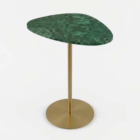 Mesa Lateral Orgânica Mármore Verde Guatemala Base Dourada 52cm