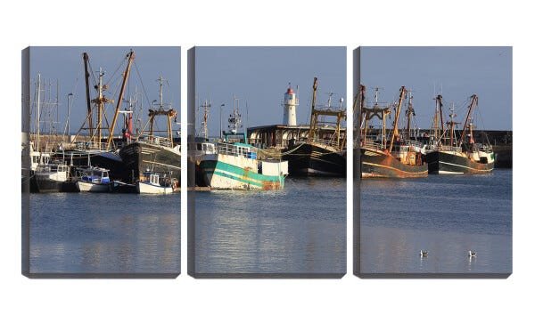 Quadro Decorativo 45x96 barcos pesqueiros enferrujados - 1