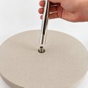 Ver imagem 7 de Mesa Lateral em Concreto Uhpc Diam.35 Atmosfera Duna 35x49 Textura Bruta Haste Aço Inox