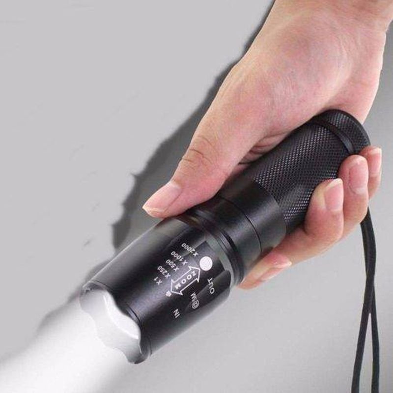 Lanterna X900 Shadowhank LED Zoom Strobo S.O.S Bateria Recarregável:Preto/Únissex/Único - 2