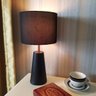 Abajur Quarto com Cúpula Cilíndrica - Preto com Cobre - 2