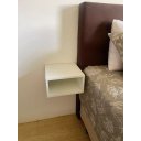 Ver imagem 2 de Nicho Suspenso Mesa de Cabeceira 25cm MDF Branco Organizador Decorativo Enviado Montado