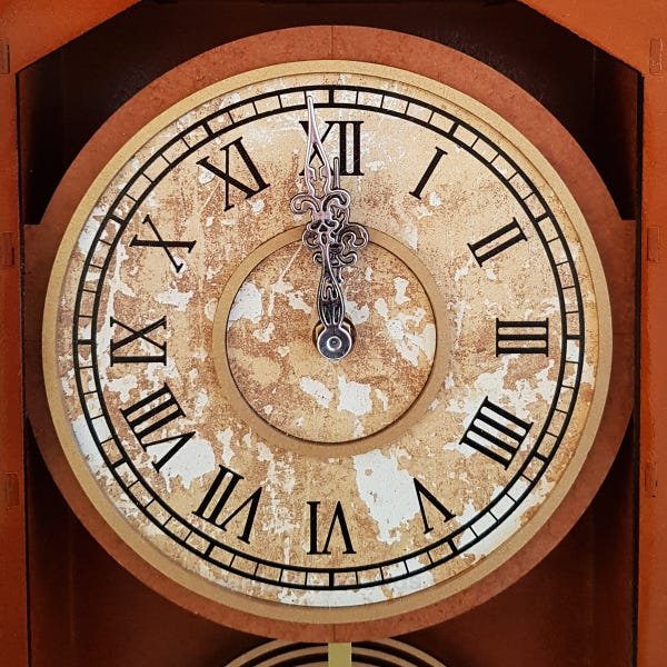 Relógio De Parede Antigo em Madeira Com Pêndulo Decoração Ambiente Retrô - 3