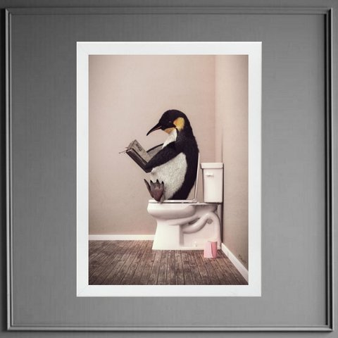 Quadro Pinguim no Banheiro Lendo Jornal 45x34cm:madeira Branca